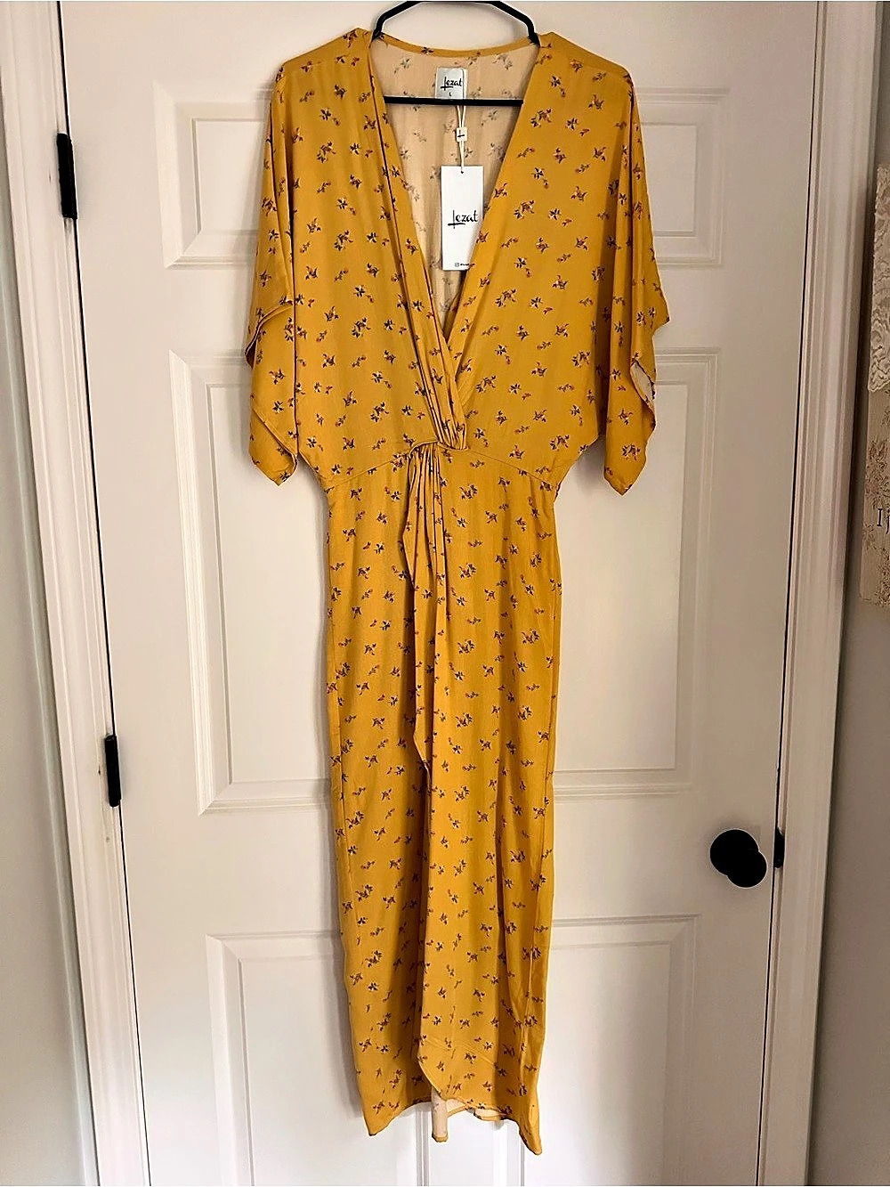 Lezat Floral Maxi Dress in Yellow Size Large NWT